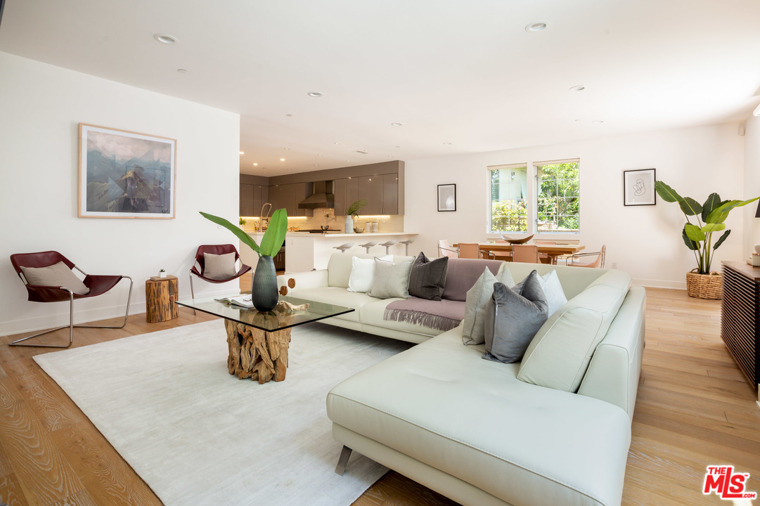 7906 West 83rd Street Playa del Rey, CA 90293 - Photo 4 of 37 Gallery Image 4