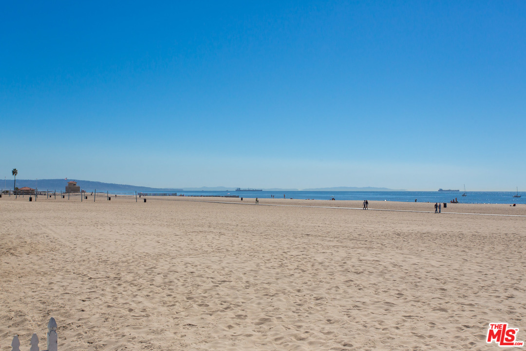 7906 West 83rd Street Playa del Rey, CA 90293 - Photo 36 of 37 Gallery Image 36