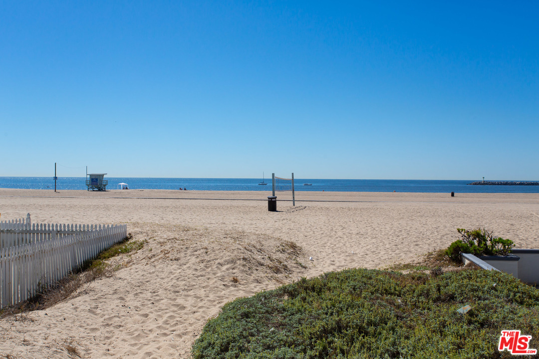7906 West 83rd Street Playa del Rey, CA 90293 - Photo 37 of 37 Gallery Image 37