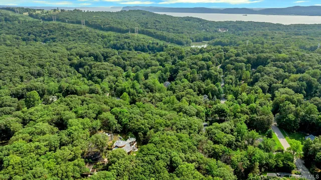 $5,500,000 | 196 Furnace Dock Road, Cortlandt Manor, NY 10567