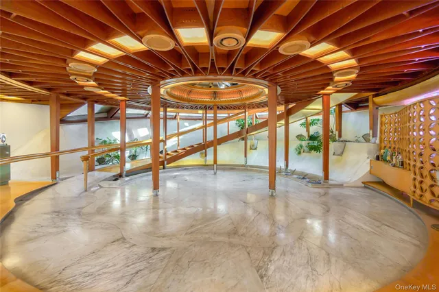 a view of entryway with a front door