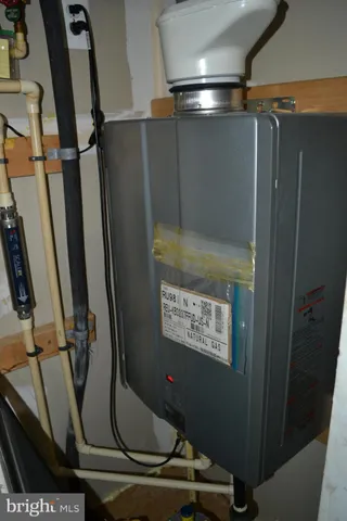 $589,000 | 16456 Kenneweg Court, Woodbridge, VA 22191