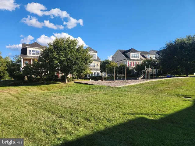 $589,000 | 16456 Kenneweg Court, Woodbridge, VA 22191