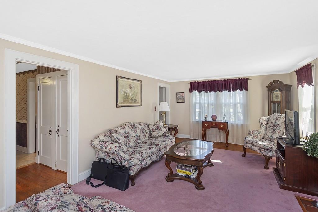 8 Eleanor Road Walpole, MA 02081 - Photo 18 of 34 Gallery Image 18