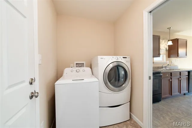 $309,900 | 104 Dornoch Drive, St. Charles, MO 63301