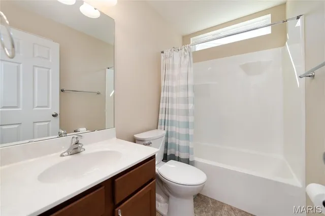 $309,900 | 104 Dornoch Drive, St. Charles, MO 63301