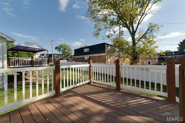 $309,900 | 104 Dornoch Drive, St. Charles, MO 63301