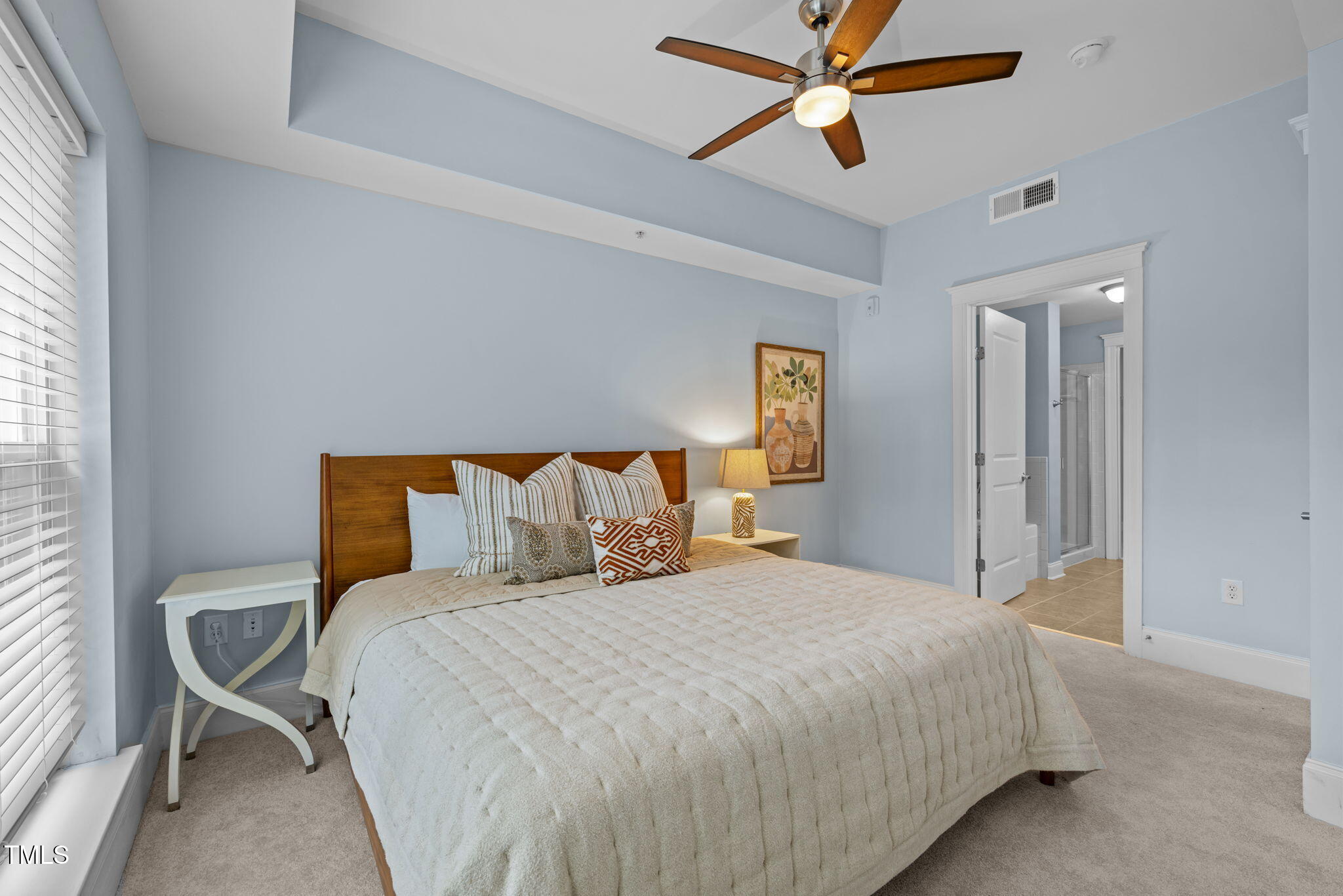 222 Glenwood Avenue, Unit 313 Raleigh, NC 27603 - Photo 19 of 51 22-web-or-mls-5Z8A2121