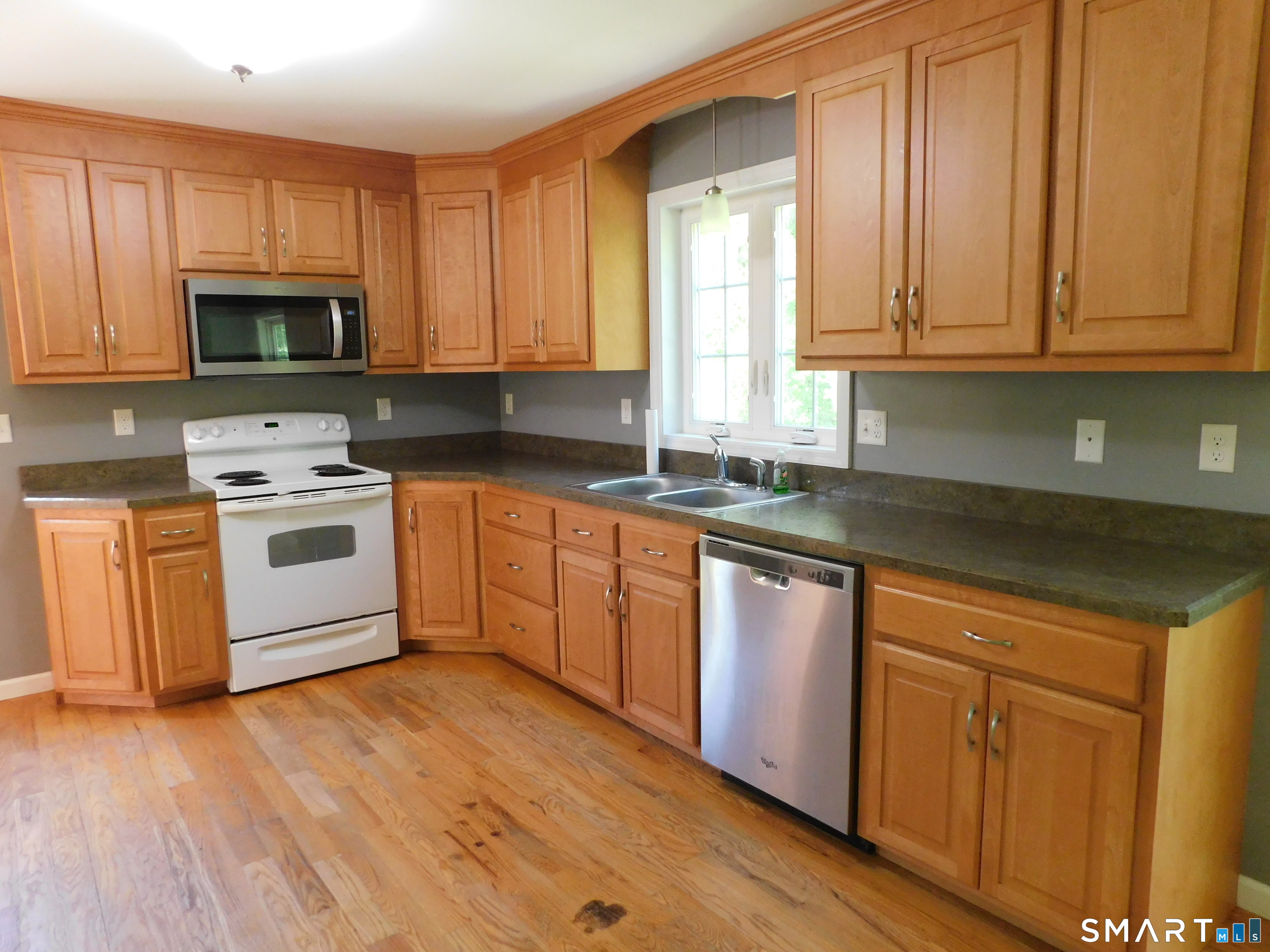 32 2nd Street Lebanon, CT 06249 - Photo 9 of 28