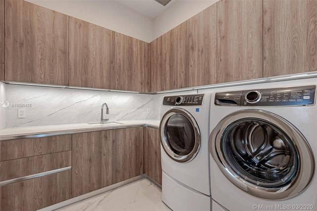 $7,860,000 | 180 Golden Beach Drive, Golden Beach, FL 33160