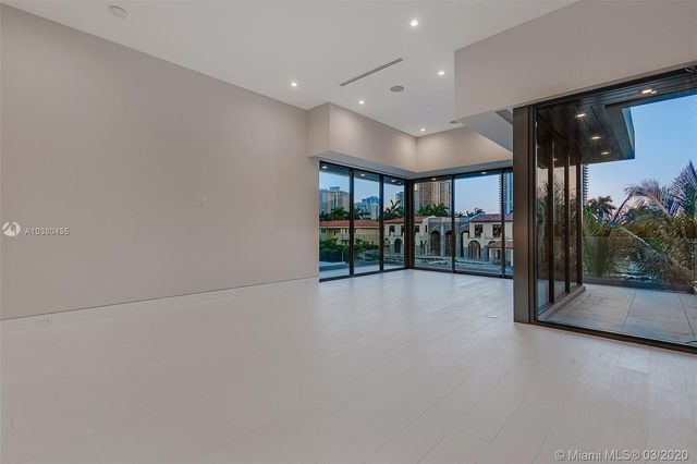 $7,860,000 | 180 Golden Beach Drive, Golden Beach, FL 33160