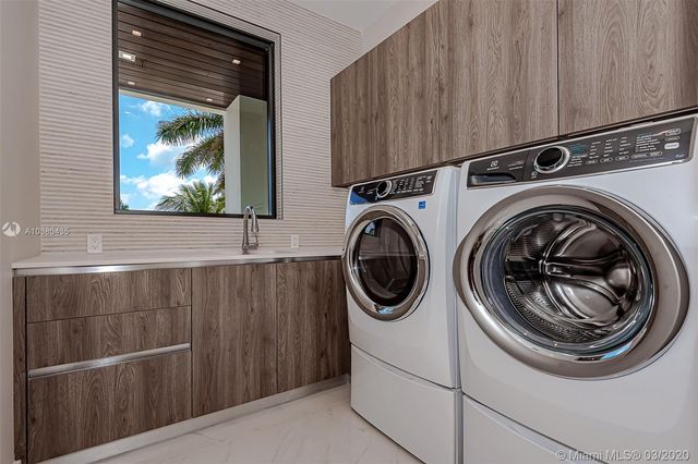 $7,860,000 | 180 Golden Beach Drive, Golden Beach, FL 33160