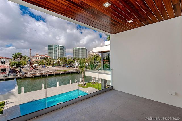 $7,860,000 | 180 Golden Beach Drive, Golden Beach, FL 33160