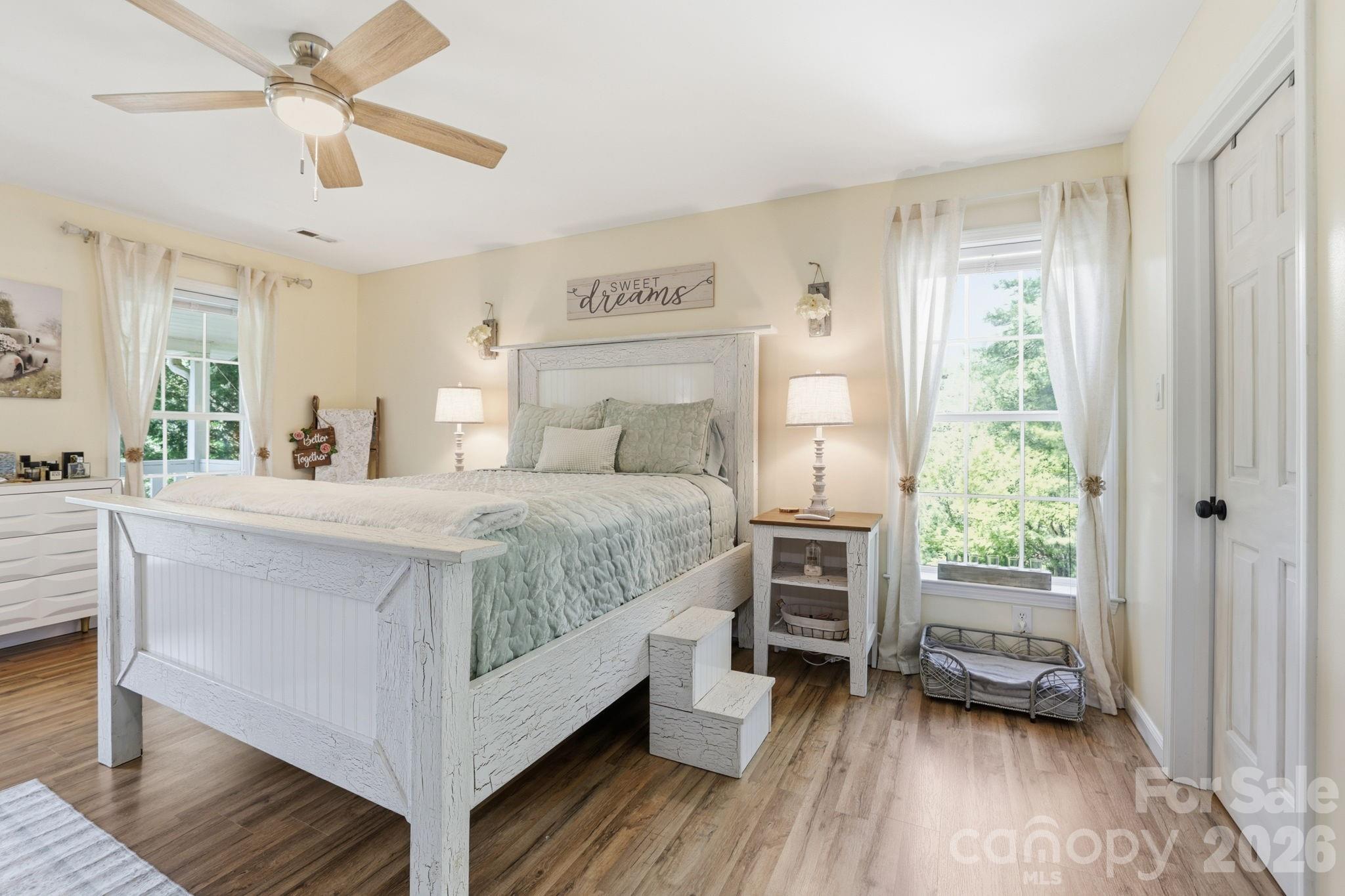 10 Country Road Hendersonville, NC 28791 - Photo 16 of 48