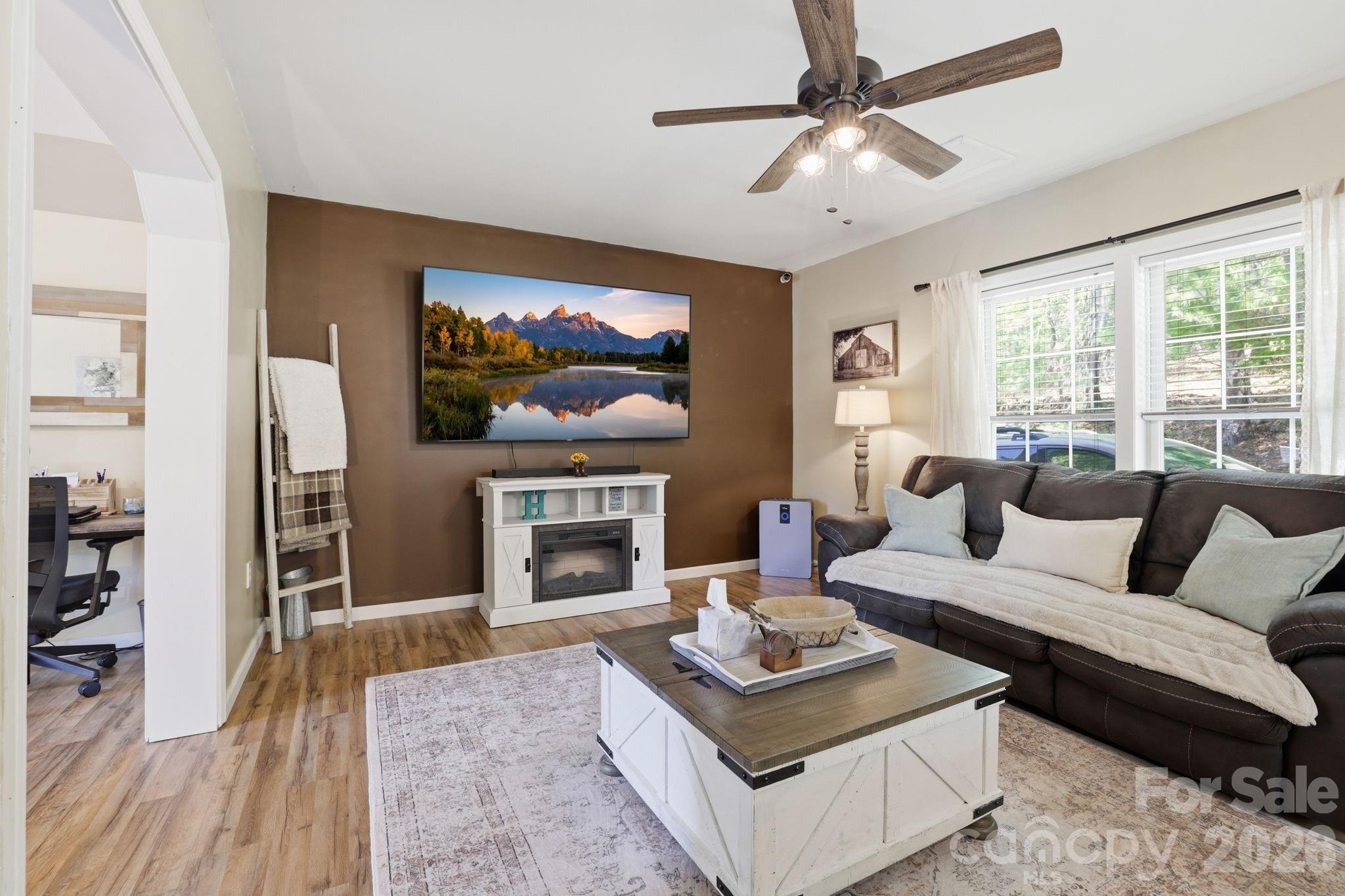 10 Country Road Hendersonville, NC 28791 - Photo 3 of 48