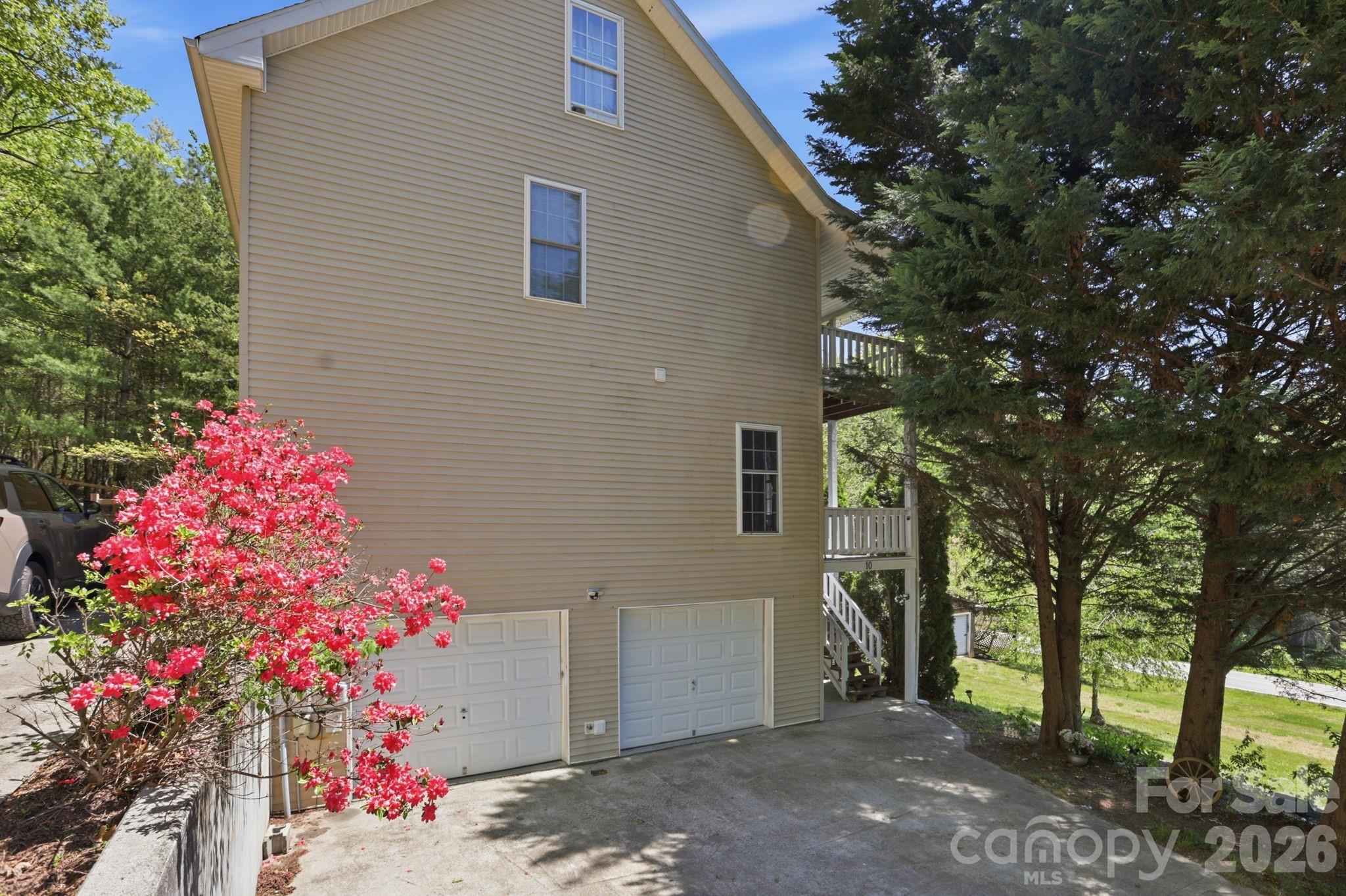 10 Country Road Hendersonville, NC 28791 - Photo 38 of 48