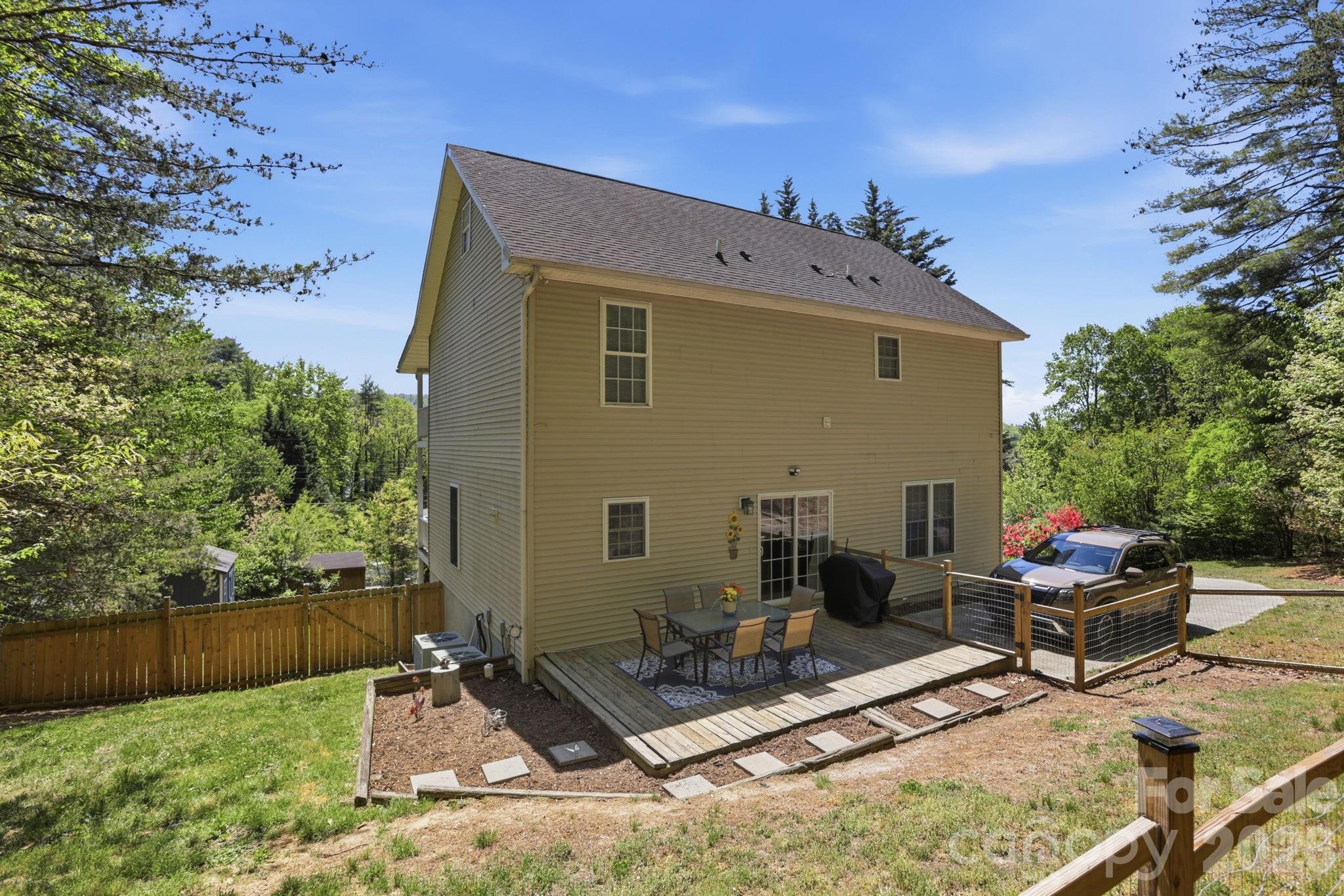 10 Country Road Hendersonville, NC 28791 - Photo 39 of 48