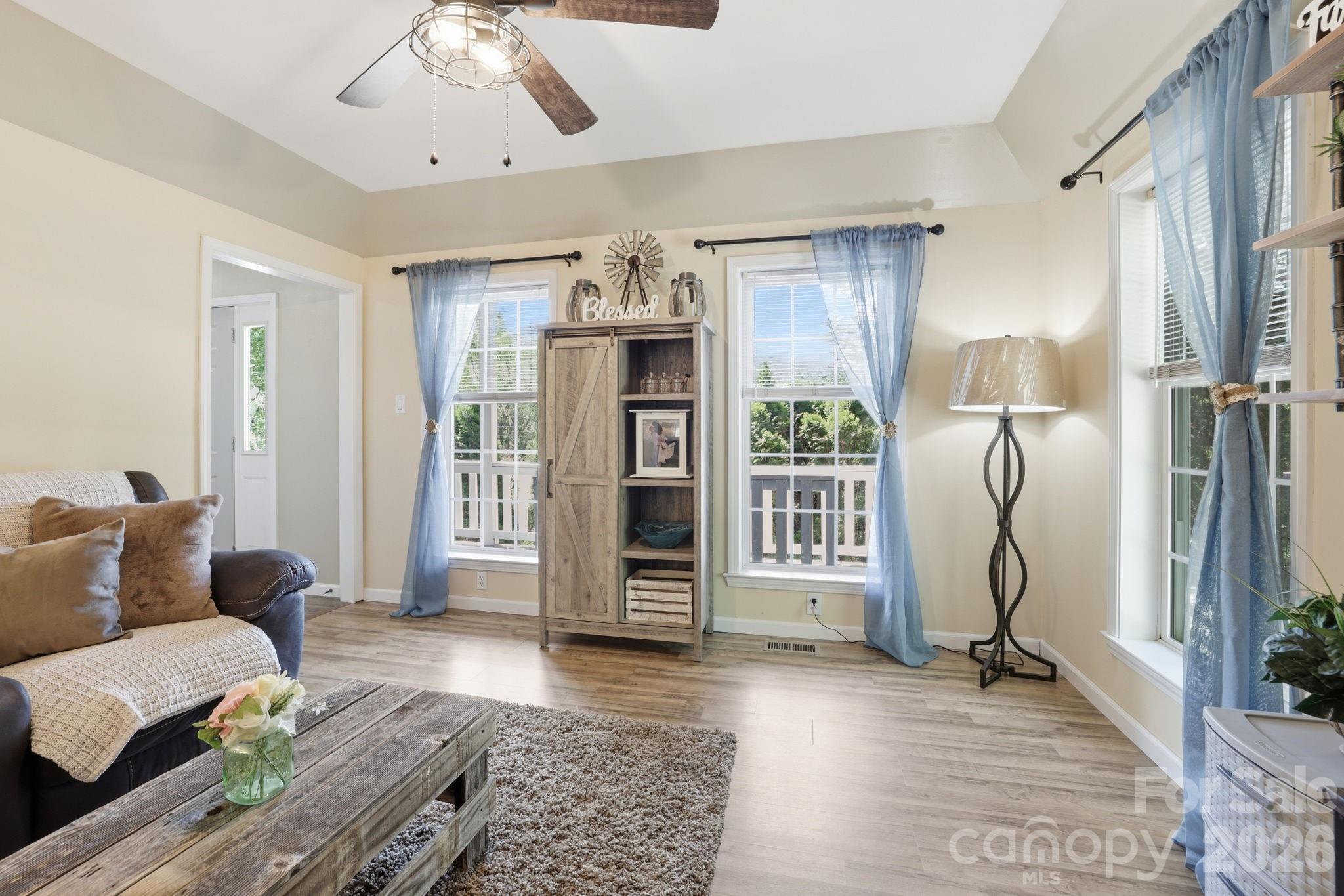 10 Country Road Hendersonville, NC 28791 - Photo 9 of 48