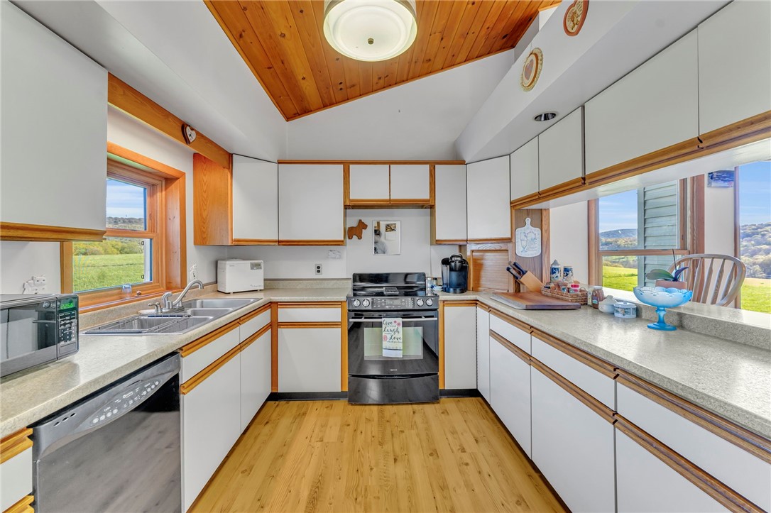 1601 Narrow Notch Road Stamford, NY 13788 - Photo 14 of 32