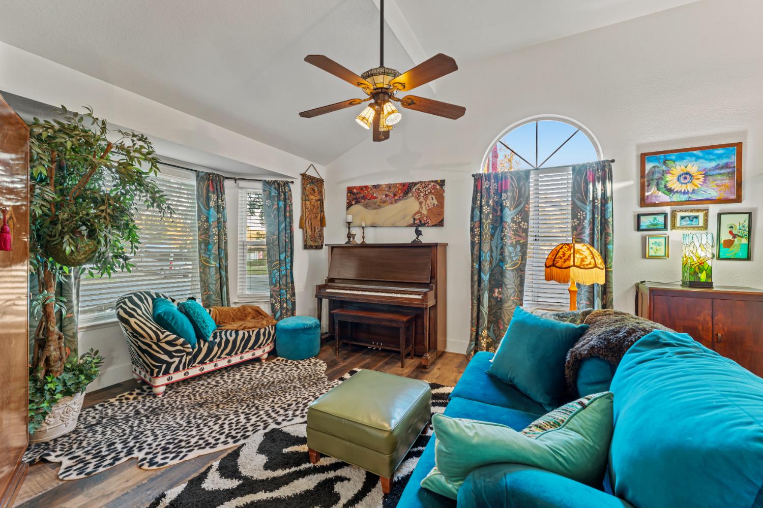 8136 Chimango Way Antelope, CA 95843 - Photo 6 of 41