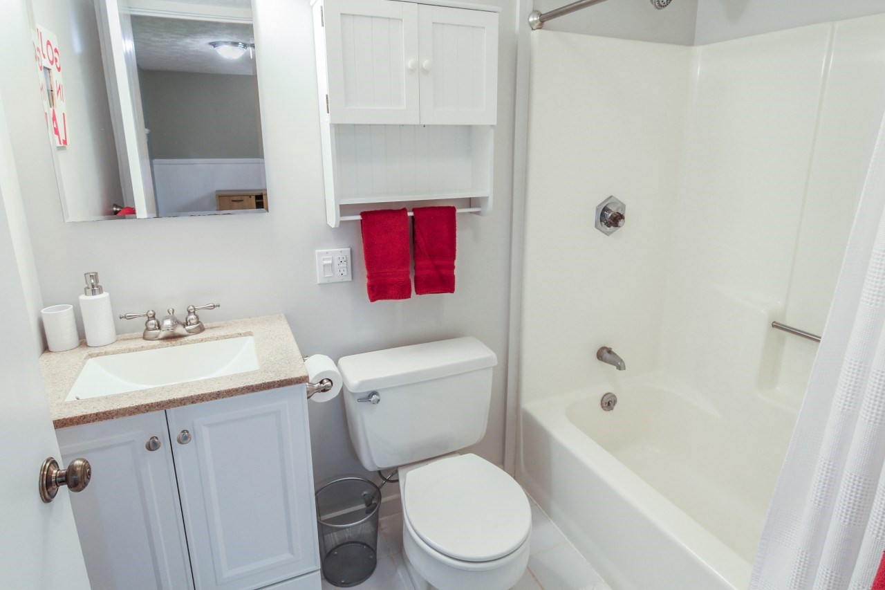 4905 Ridge Crest Road Williamsburg, MI 49690 - Photo 17 of 25 1874595-16.JPG