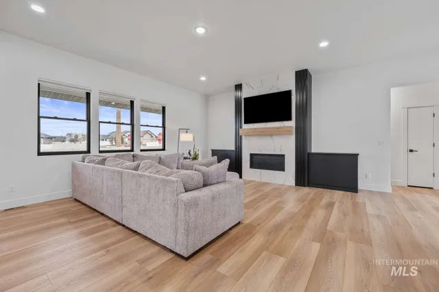 $590,000 | 429 Meadowview Lane North, Twin Falls, ID 83301