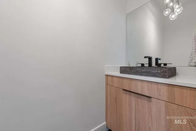 $590,000 | 429 Meadowview Lane North, Twin Falls, ID 83301