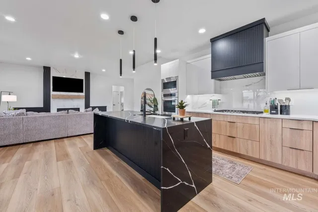 $590,000 | 429 Meadowview Lane North, Twin Falls, ID 83301