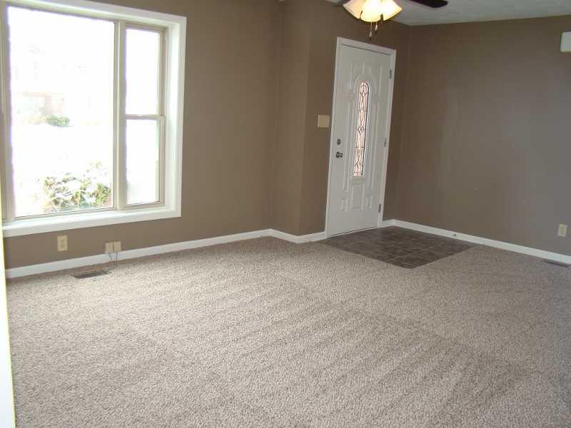 312 Raintree Drive Danville, IN 46122 - Photo 3 of 17 Gallery Image 3