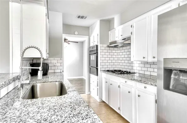 $2,400 | 1115 Merry Oaks Drive, College Station, TX 77840