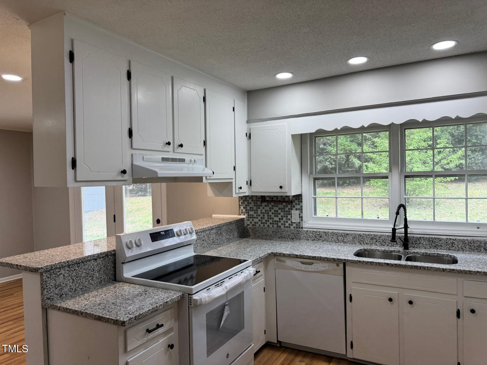 2616 Firelight Road Raleigh, NC 27610 - Photo 9 of 36 17