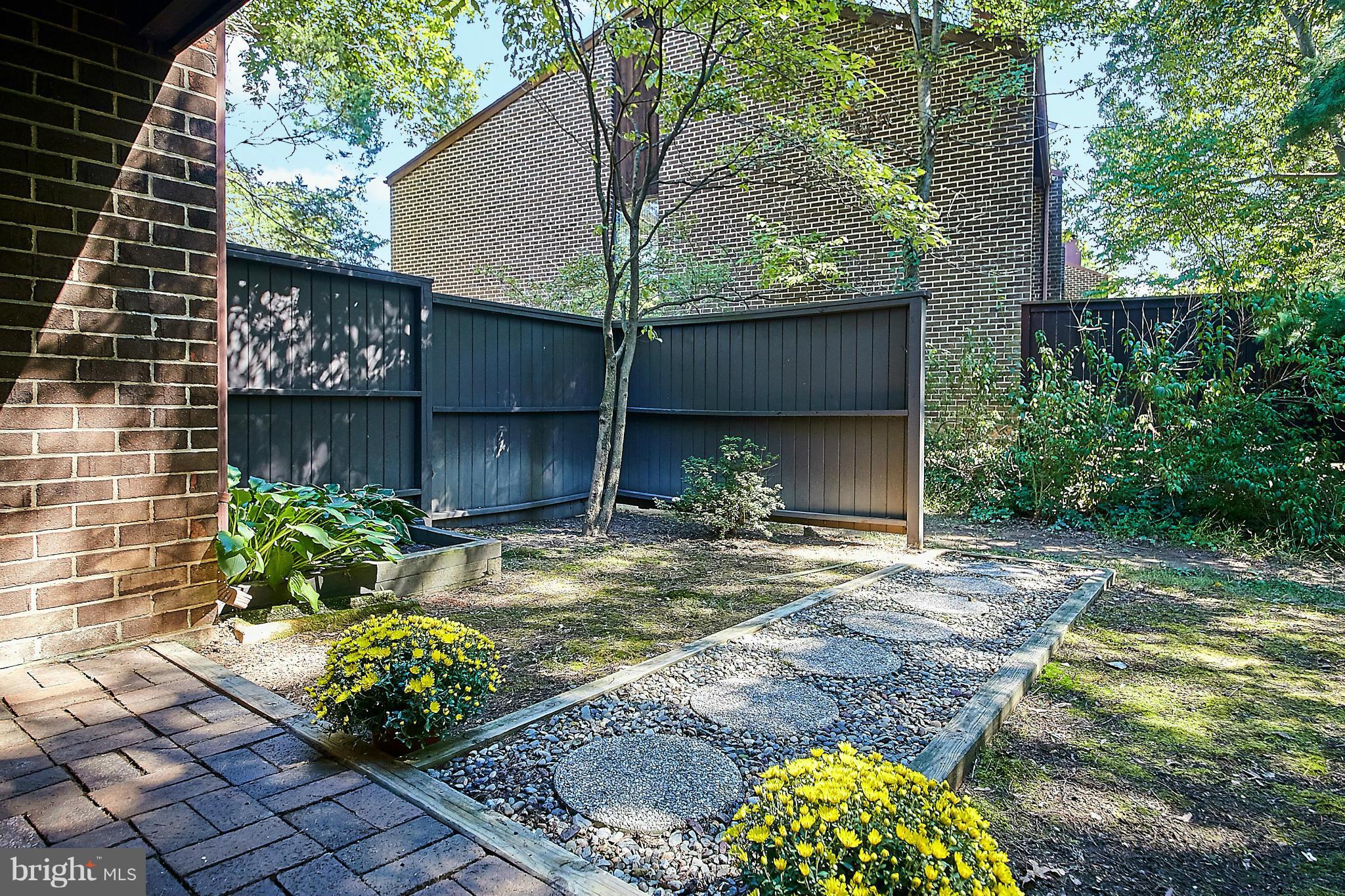 2017 Wethersfield Court Reston, VA 20191 - Photo 28 of 30 Private backyard.
