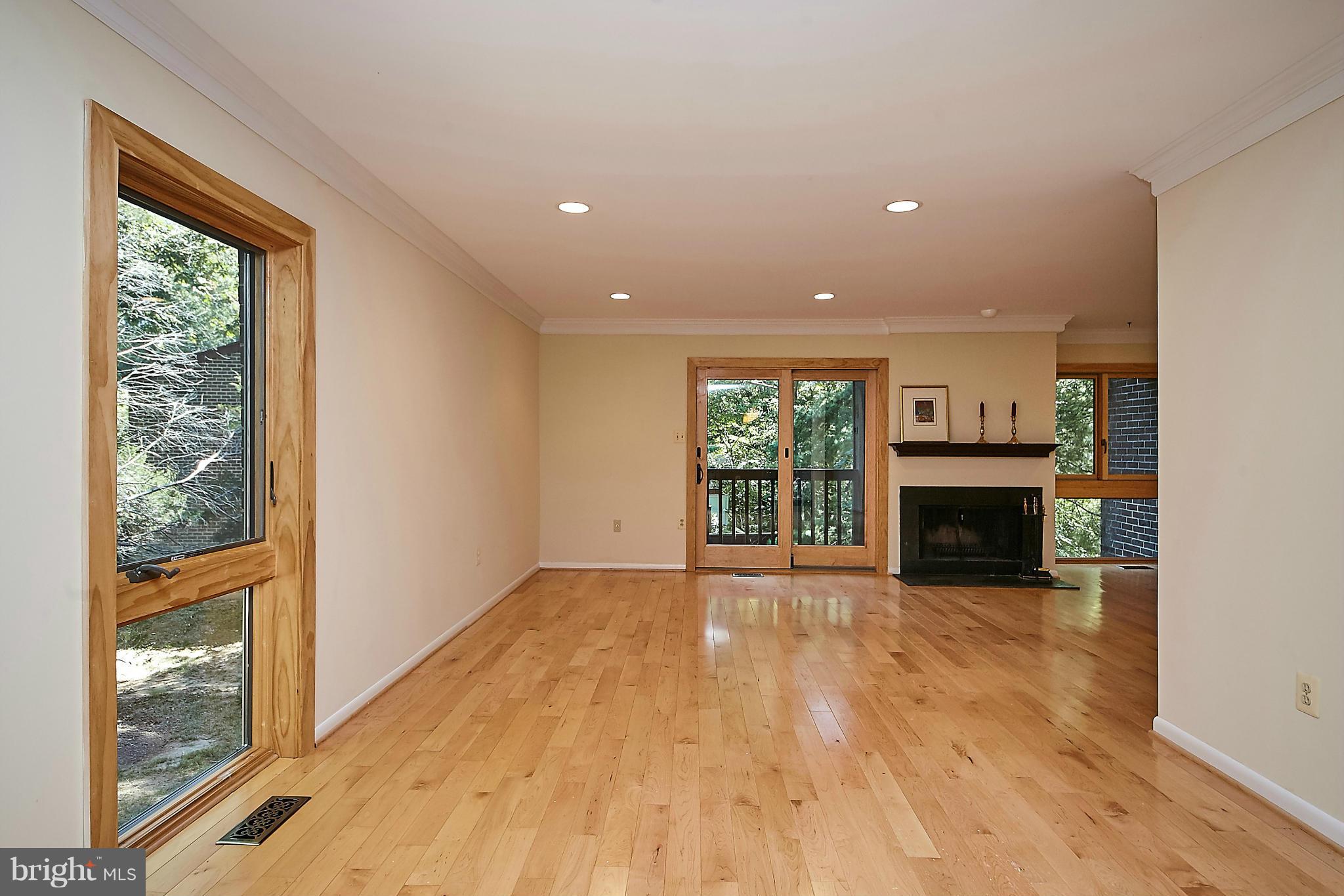 2017 Wethersfield Court Reston, VA 20191 - Photo 10 of 30 Dining area adjacent to kitchen, open to living.