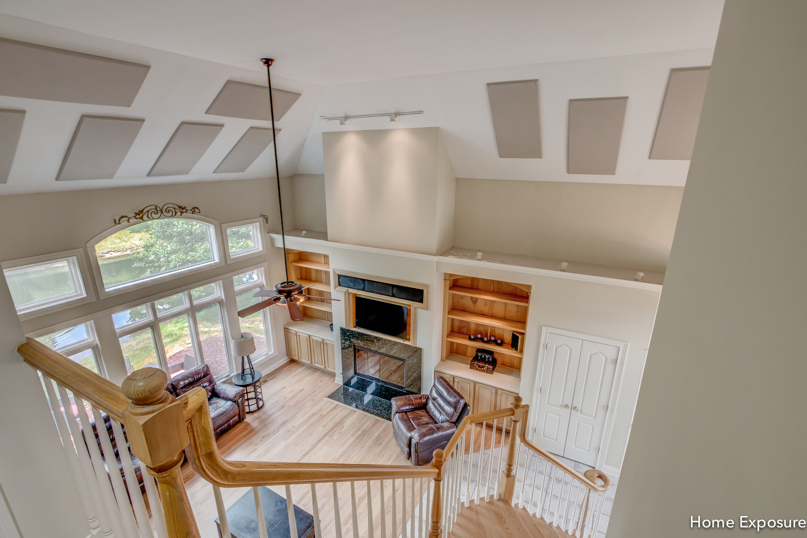 2552 Sutton Lane Aurora, IL 60502 - Photo 21 of 57 a workspace with wooden floor and windows