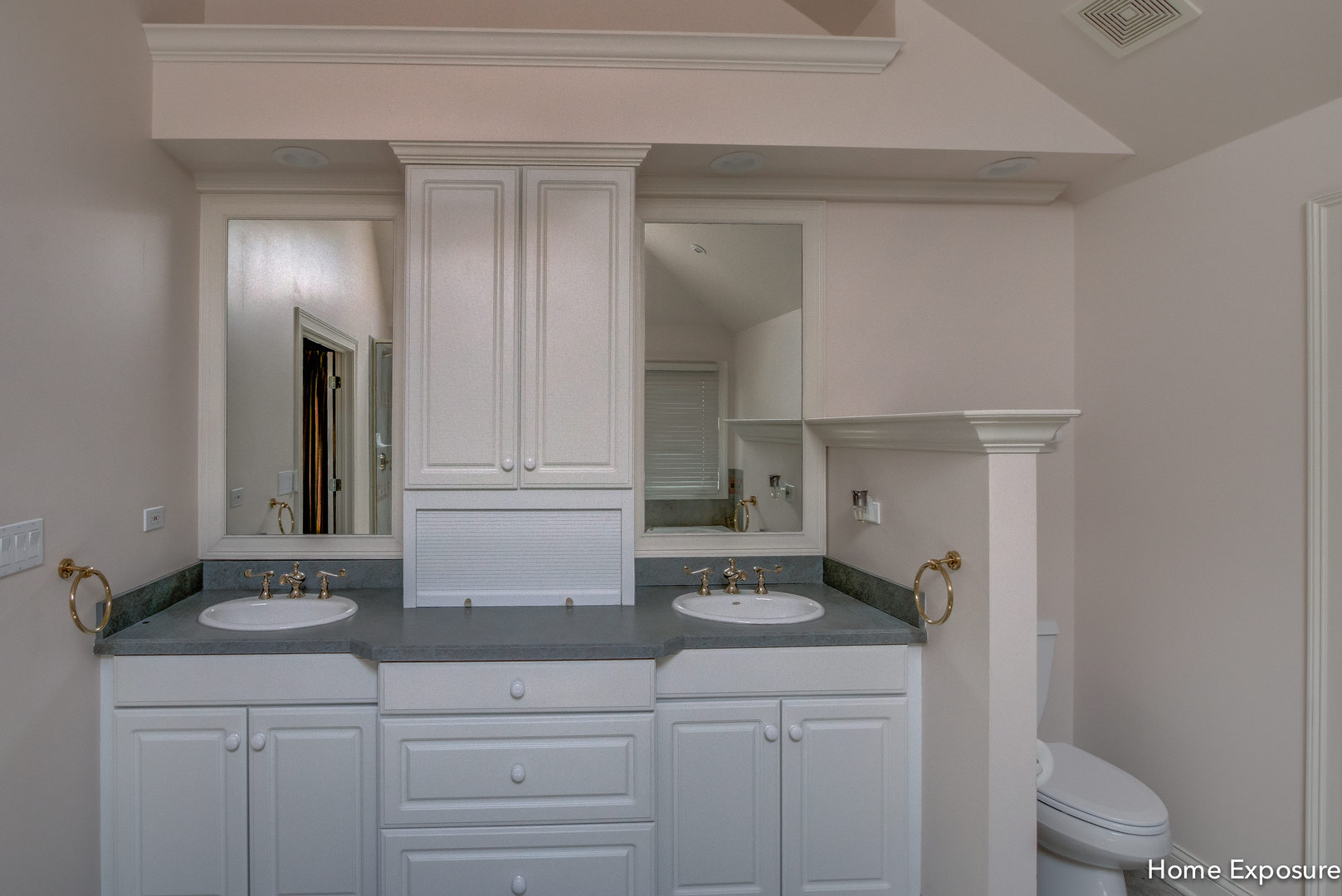2552 Sutton Lane Aurora, IL 60502 - Photo 26 of 57 a bathroom with a granite countertop sink and a mirror