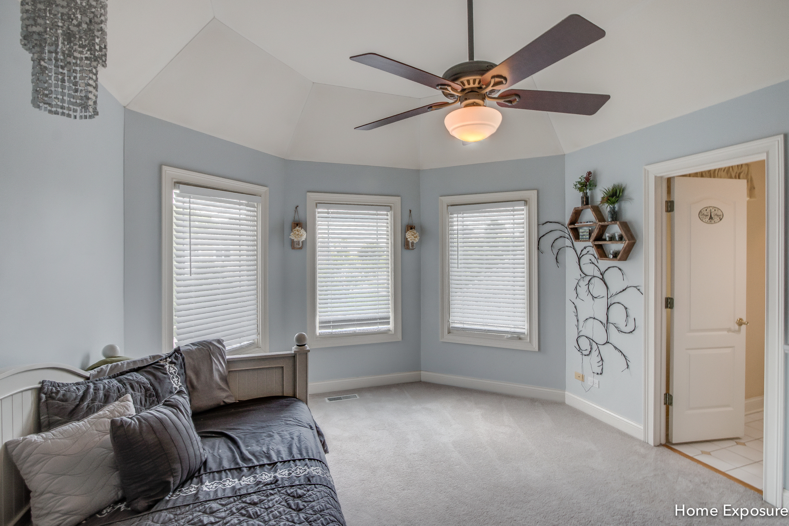 2552 Sutton Lane Aurora, IL 60502 - Photo 33 of 57 a living room with furniture and a window
