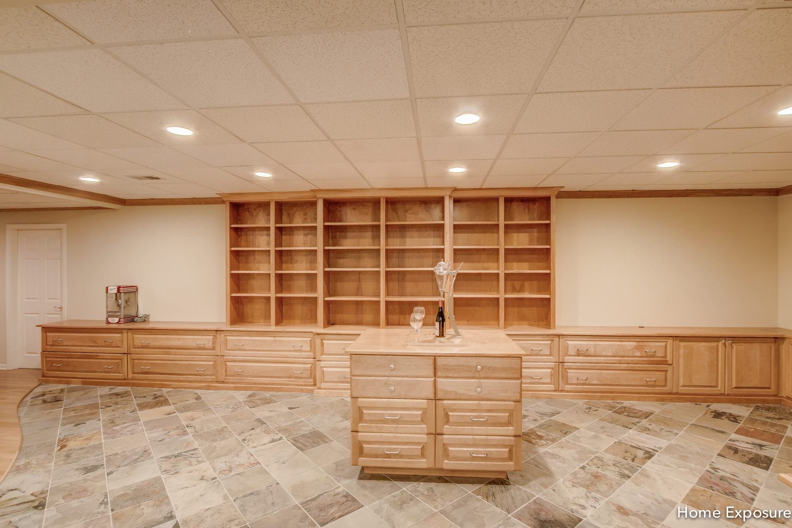 2552 Sutton Lane Aurora, IL 60502 - Photo 37 of 57 a view of an empty room