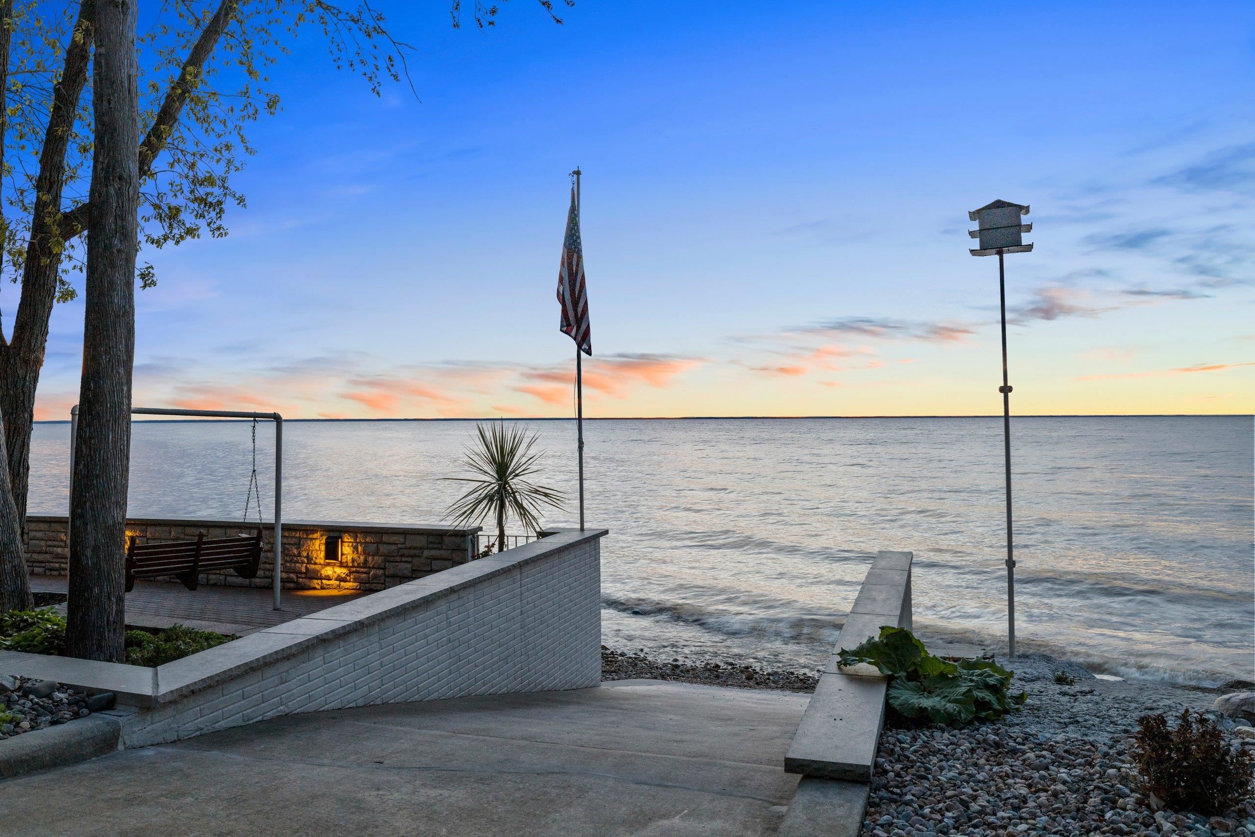 5035 Edgewater Beach Road Green Bay, WI 54311 - Photo 3 of 75