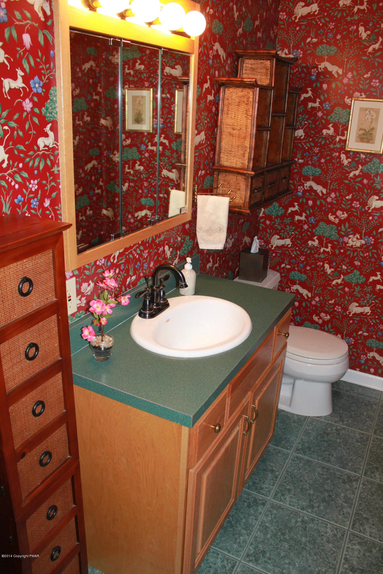 317 Albert Road Stroudsburg, PA 18360 - Photo 14 of 34 Powder Room
