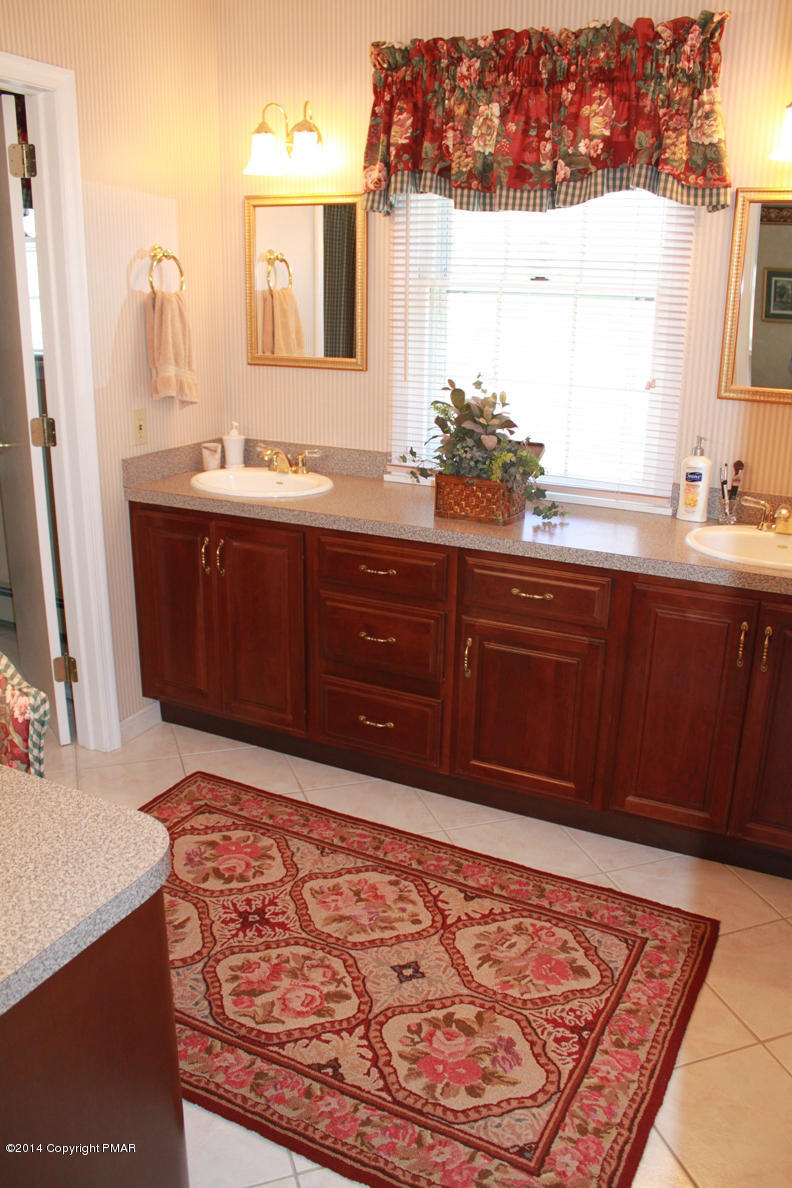 317 Albert Road Stroudsburg, PA 18360 - Photo 23 of 34 Master Bath