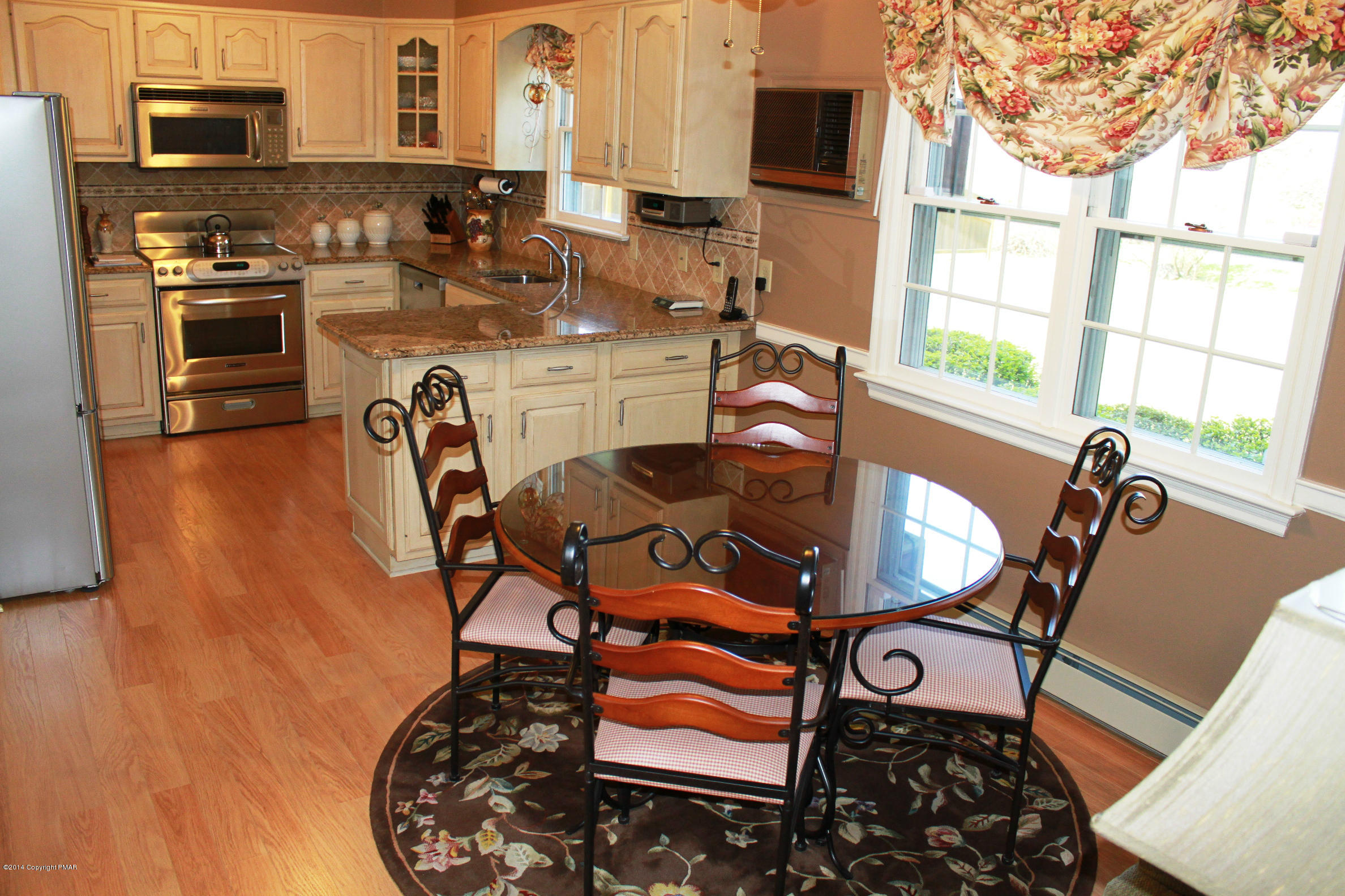 317 Albert Road Stroudsburg, PA 18360 - Photo 4 of 34 Eat In Kitchen