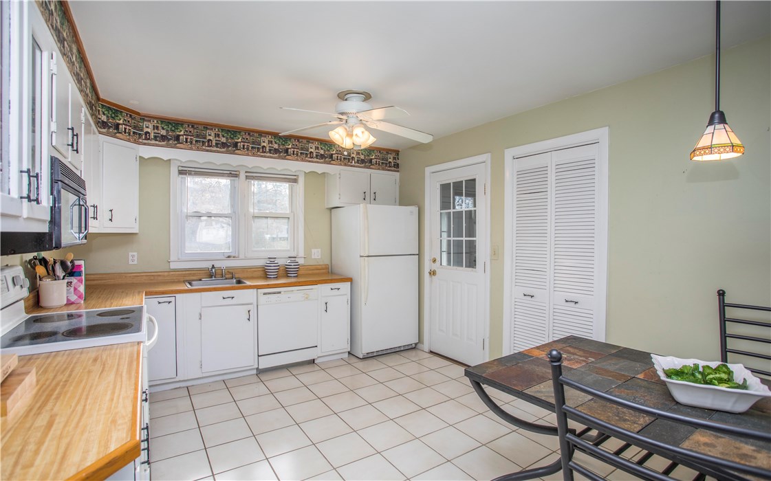 7 Long Meadow Road Portsmouth, RI 02871 - Photo 11 of 19 Gallery Image 11