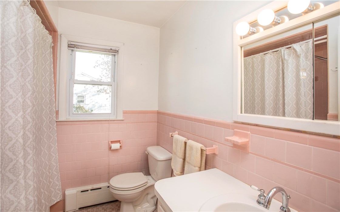 7 Long Meadow Road Portsmouth, RI 02871 - Photo 15 of 19 Gallery Image 15