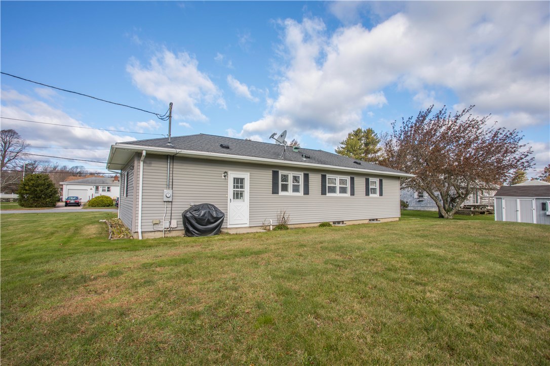 7 Long Meadow Road Portsmouth, RI 02871 - Photo 18 of 19 Gallery Image 18