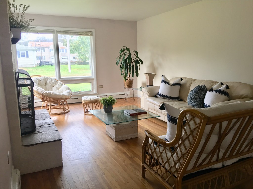 7 Long Meadow Road Portsmouth, RI 02871 - Photo 5 of 19 Gallery Image 5