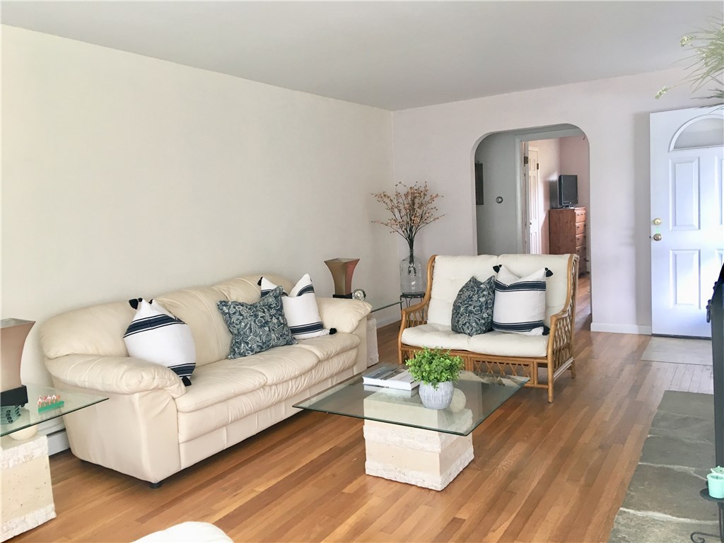 7 Long Meadow Road Portsmouth, RI 02871 - Photo 6 of 19 Gallery Image 6
