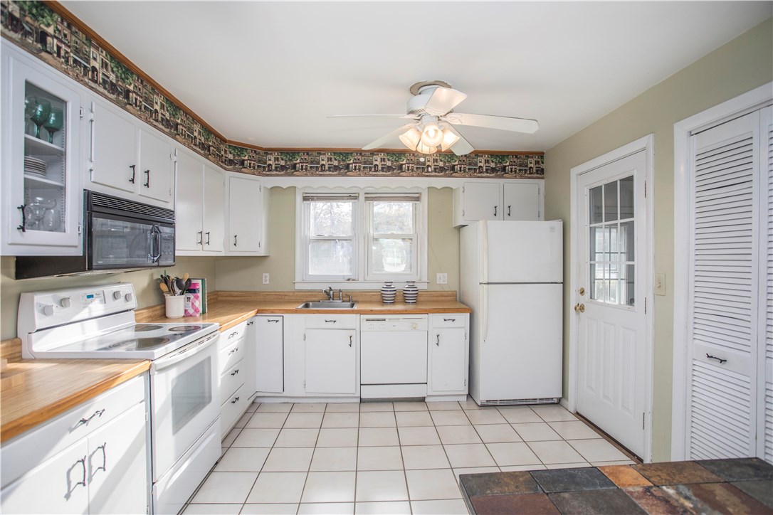 7 Long Meadow Road Portsmouth, RI 02871 - Photo 9 of 19 Gallery Image 9