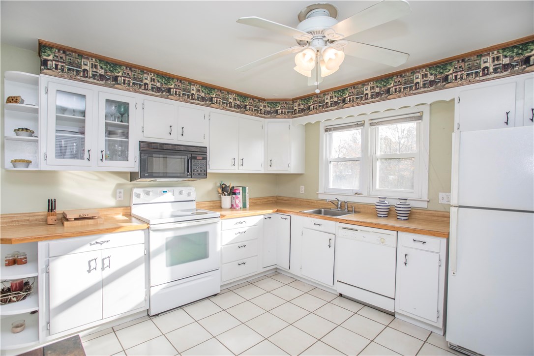 7 Long Meadow Road Portsmouth, RI 02871 - Photo 10 of 19 Gallery Image 10