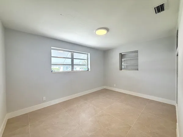 $3,200 | 2018 Whitney Road, West Palm Beach, FL 33409