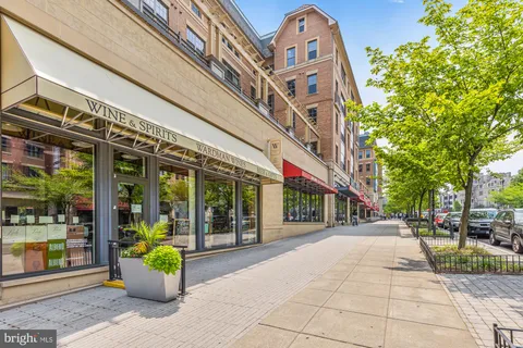 $925,000 | 626 Regent Place Northeast, Washington, DC 20017